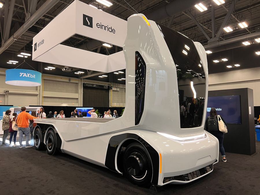 Archive: Einride autonomous cab-less electric freight pod on pavement, 13 Mar 2022 (Phil Whitehouse, CC BY 2.0). Not the 15 September 2026 Lidl Edermünde daily public-road launch, not a KBA permit ceremony still, and not a Schwarz Group milk-run day-of.
