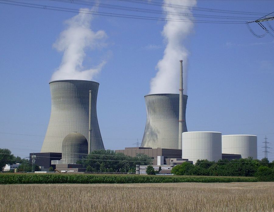 Archive: Gundremmingen Nuclear Power Plant, Germany — cooling towers and reactor units, 31 Jul 2008 (Felix König, CC BY-SA 3.0). Not the 17 September 2026 Changjiang Unit 3 commercial operation in Hainan, not a Hualong One / HPR1000 still, not China Huaneng day-of photography, and not Unit 4 commissioning.