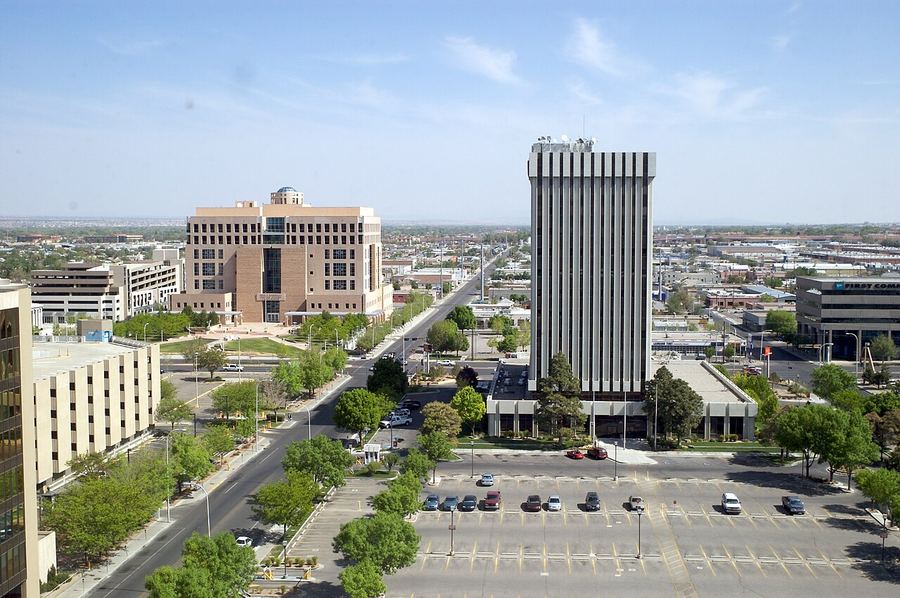 Archive: Downtown Albuquerque skyline — 26 April 2008 (W. Guy Finley, CC BY-SA 2.0). Not the 9 September 2026 Array Technologies ribbon-cutting, not the Atrisco Vista / West Side factory floor, not tracker or stamping-line photography, and not Array-branded stills.