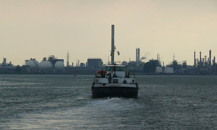 Archive: Polymer products / industrial cargo at the Port of Antwerp (Ad Meskens, CC BY-SA 3.0). Not the 18 September 2026 Power to Hydrogen commercial start, not a 250 kW AEM stack still, not NextGen District day-of photography, and not P2H2- or Holthausen-branded hardware.