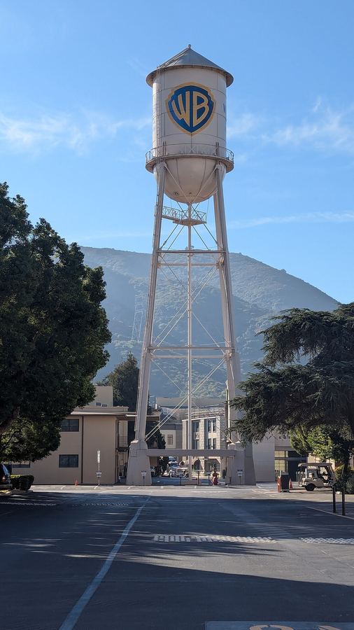Archive: Full Warner Bros. Studios water tower on the Burbank lot — fourbyfourblazer (CC BY 2.0). Not the 21 September 2026 AG settlement announcement, not the 24 September 2026 hearing, not Bonta or Ellison day-of photography, and not a consent-decree signing still.