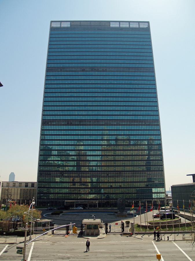 Archive: United Nations Headquarters, First Avenue, New York — David Shankbone (CC BY-SA 3.0). Not the September 2026 German ratification deposit, not day-of German or UN officials, and not a treaty-signing still.