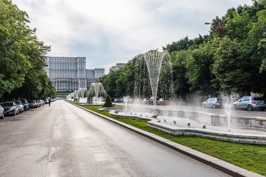 Archive photo: the Palace of the Parliament on Bulevardul Unirii in Bucharest, May 2016.